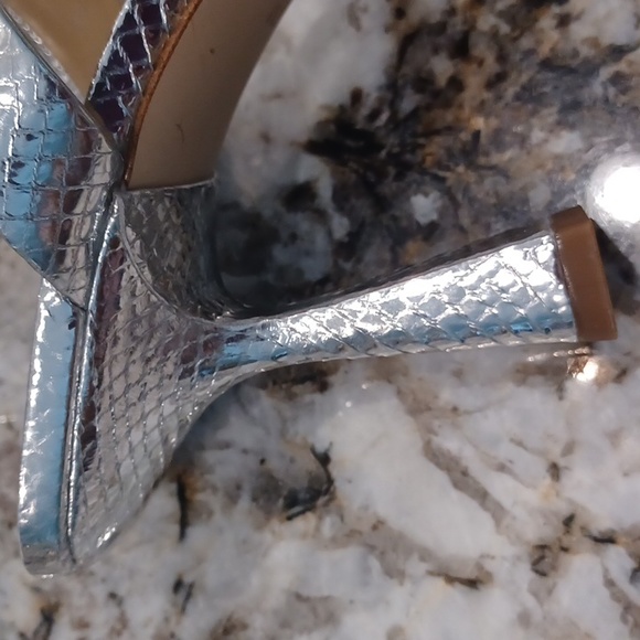 Michael Kors Silver Snakeprint 2 Strap w/Rhinestone High Heel Sandals Multi Size - Picture 10 of 15